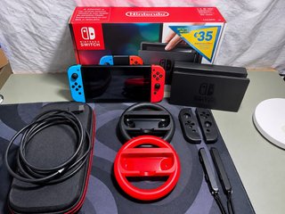 Nintendo Switch + accesorios + caja