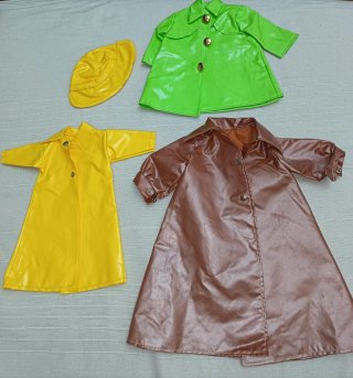 Set de 3 Chubasqueros para Muñecas