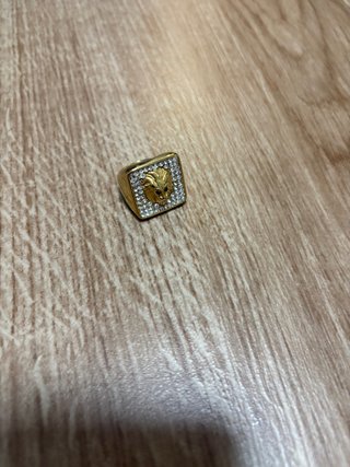 Anillo Dorado con Cabeza de León
