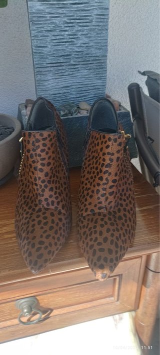 Botines de Piel con Tacón de Aguja