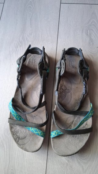Sandalias Merrell