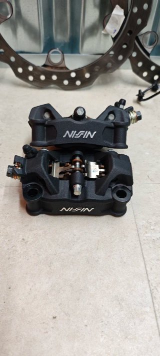 Pinzas y Discos de Freno Honda CB 750 Hornet