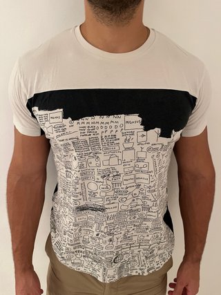 Camiseta Uniqlo con estampado gráfico
