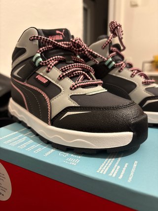 Zapatillas Puma Niña  TALLA 31 y TALLA 34