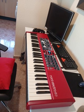 Nord Electro 6D 61,como nuevo