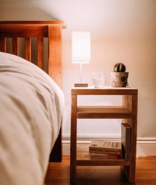 Set de 2 Mesitas de Noche de Madera