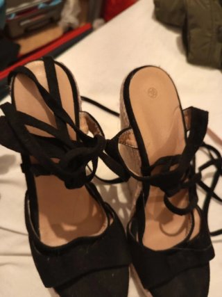 Sandalias de cuña negras