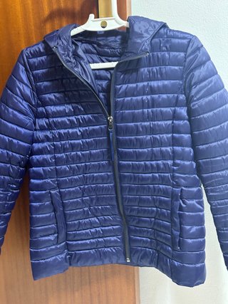 Chaqueta de plumas ligera azul
