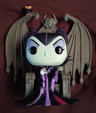 Funko Pop Maléfica en Trono