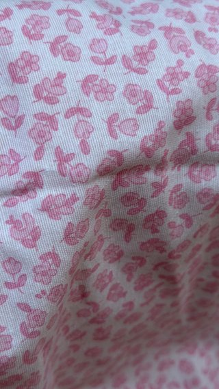 Tela con Estampado Floral Rosa y Blanco