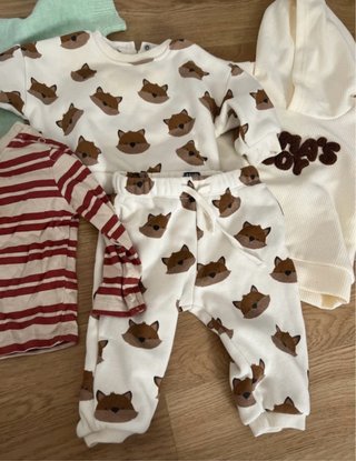 Lote de 4 prendas de ropa para bebé
