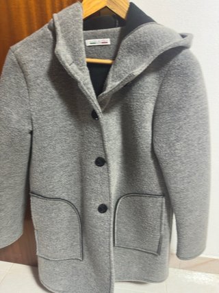 Abrigo Gris con Capucha