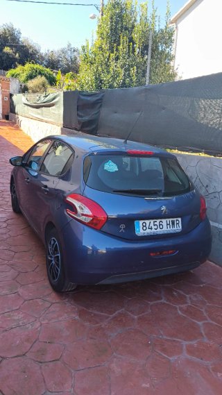 Peugeot 208 2014