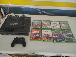 Console Xbox One con controller e 7 giochi