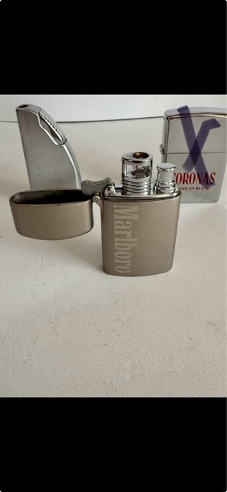 Mechero Marlboro Plateado