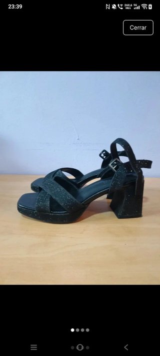 Sandalias de tacón negras con brillo