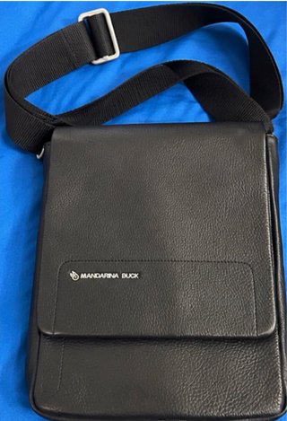 Bolso bandolera Mandarina Duck negro