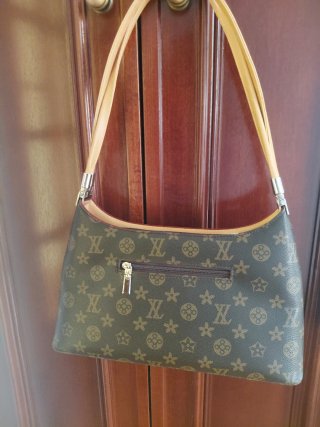 Bolso de colgar estampado tipo Louis Vuitton