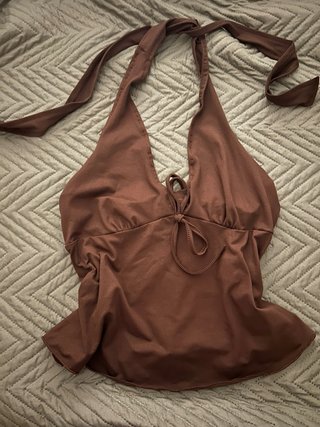 Top Marrón con Escote Halter