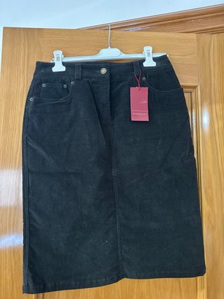 Falda Burberry de pana negra