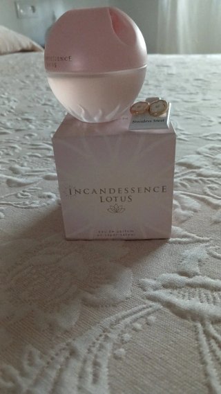 Perfume Incandescence Lotus de Avon
