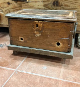 Arca Antigua de Madera