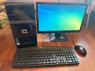 Ordenador Compaq con Pantalla HP