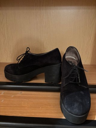 Zapatos Negros de Cordón con Plataforma