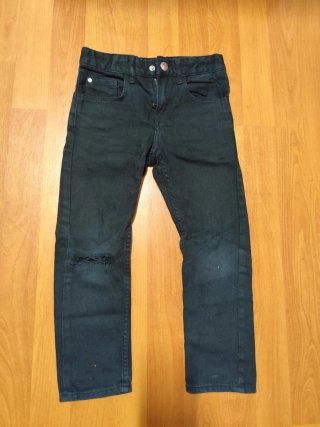 Vaquero H&M Slim Fit Negro Roto 3-4A