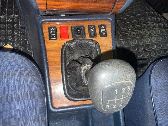 MERCEDES 190 MADEIRA DA ALAVANCA DE VELOCIDADES