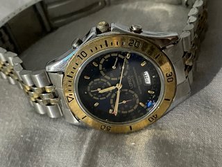 Reloj Lorus Quartz Cronógrafo