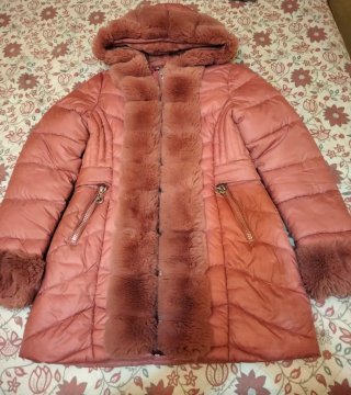 Cazadora de invierno con capucha y pelo