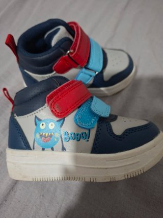 Botines de bebé con diseño de monstruo