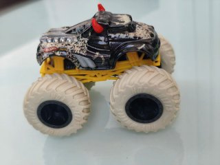 Hot Wheels Monster Trucks Steer Clear Bull Edition