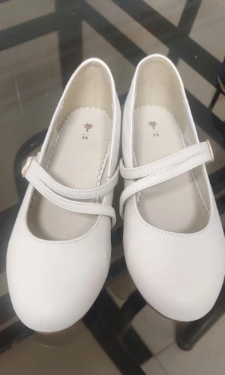 Parisinas Blancas Talla 35 marca Coconut.