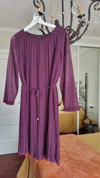 Vestido plisado morado