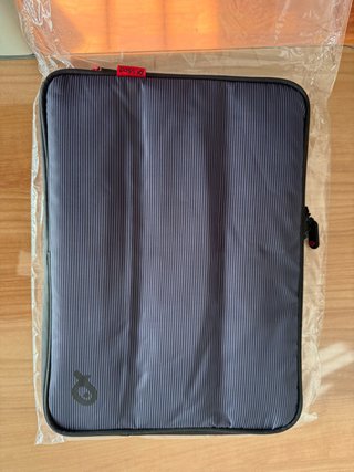 Custodia PASS per laptop o tablet 13