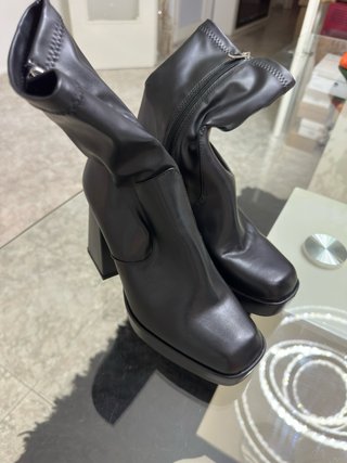 Botines negros Pull&Bear con plataforma y tacón