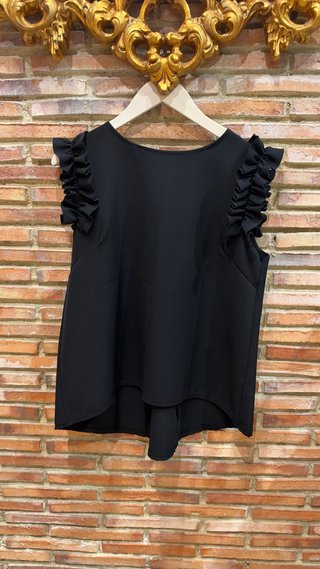 Blusa Negra con Volantes