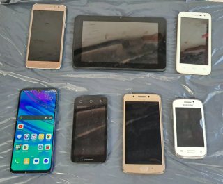 Lote de 6 móviles y 1 tablet