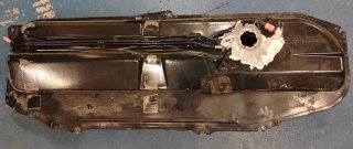 DEPÓSITO DE COMBUSTIBLE DE BMW E30 DE 55 LITROS
