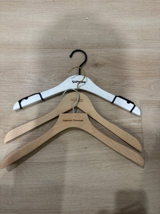 Set de perchas de Madera