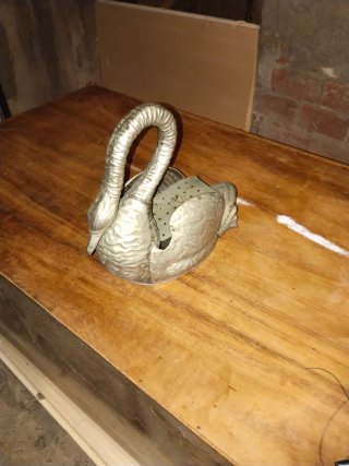 Statuetta decorativa di cigno