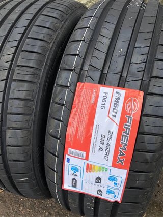2 und 225/45 R17 94W XL