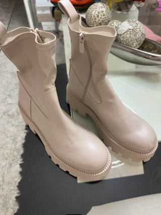 Botines Pull&Bear beige plataforma suela track