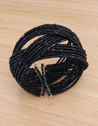Pulsera ancha de abalorios negra