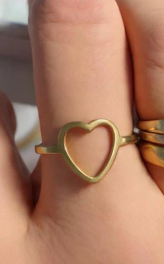Anillo con forma de corazón