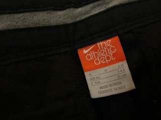 Pantalón pirata Nike estilo chino