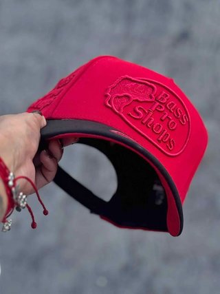 Gorra Bass Pro Shops Roja y Negra