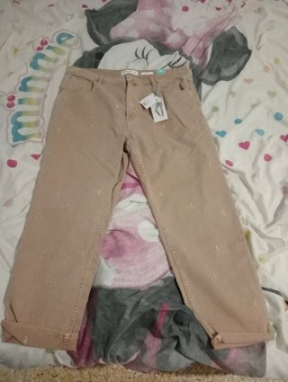 Pantalones Beige con Bordados